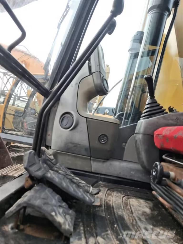 CAT 323 D Koparki gąsienicowe