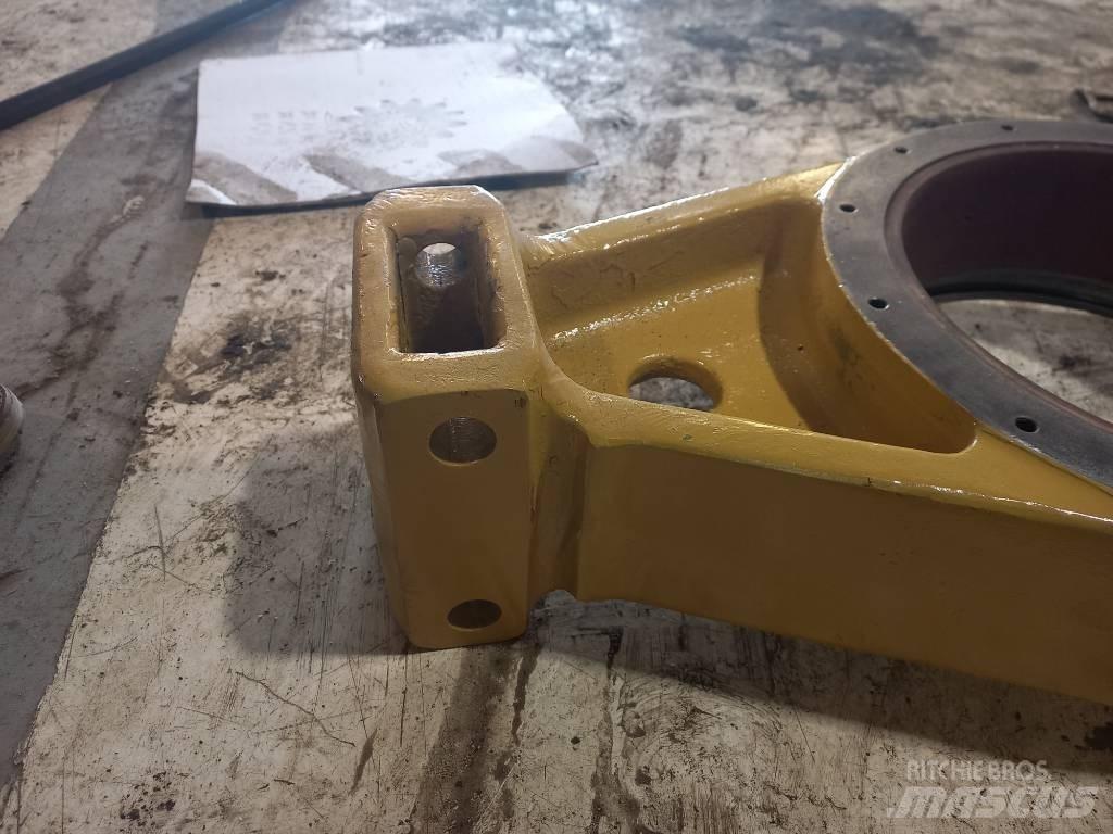 CAT 988 H Mosty, wały i osie