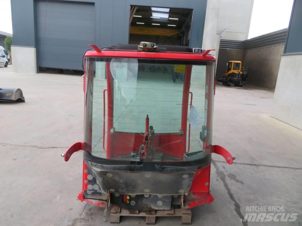 Atlas 65 Kabiny i wnętrze