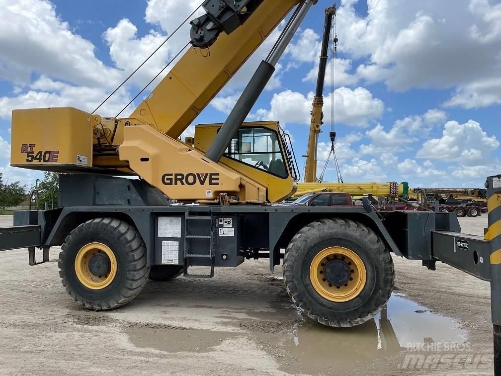 Grove RT 600 E Żurawie terenowe