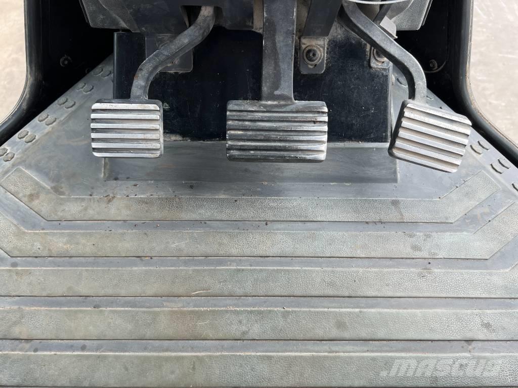 CAT 140M2 AWD Równiarki