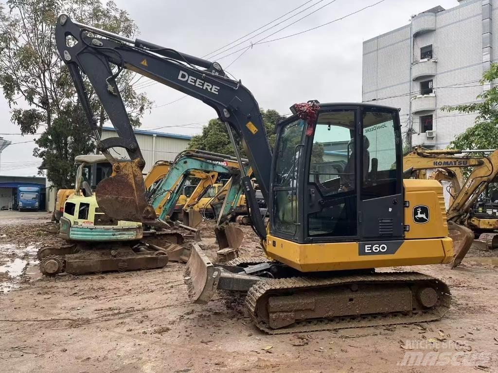 John Deere E60 Minikoparki