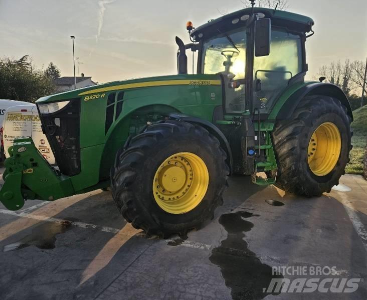 John Deere 8320 R Ciągniki rolnicze