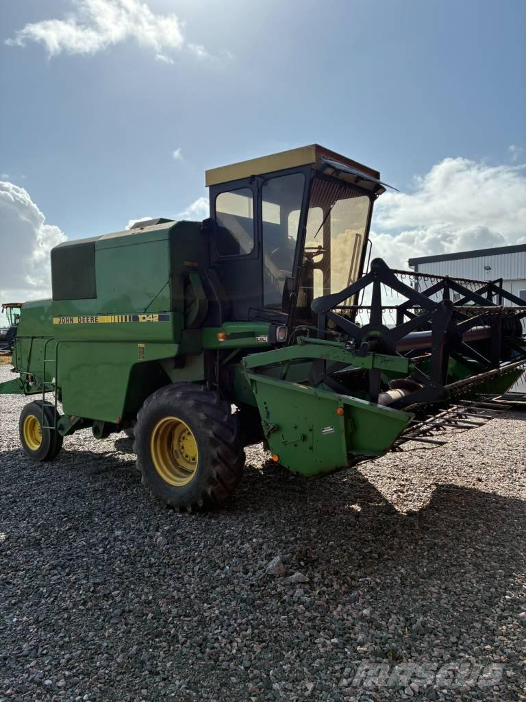 John Deere 1042 Kombajny zbożowe