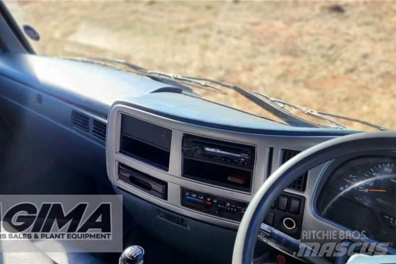 Nissan UD80 Inne