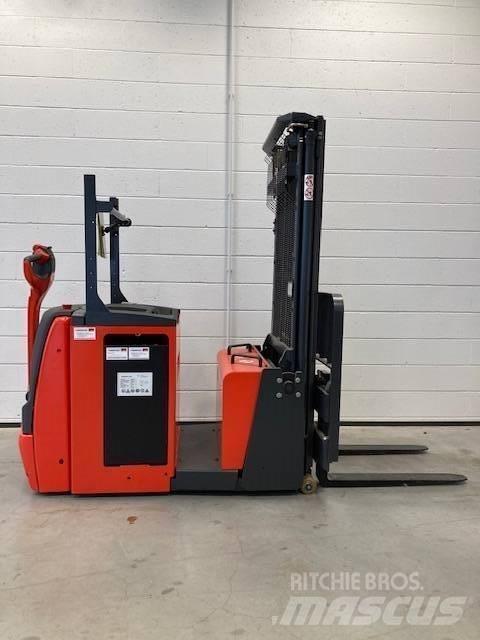 Linde L12AC/1171-01 Wózki widłowe unoszące z dyszlem