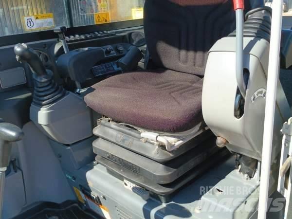 Takeuchi TB 260 Minikoparki