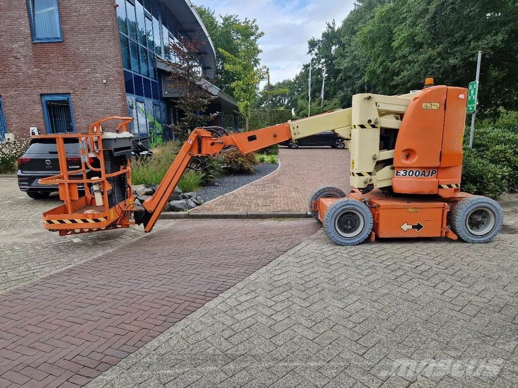 JLG E300AJP Podnośniki przegubowe