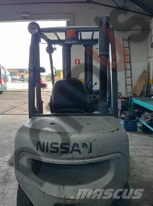 Nissan FGD02A30Q Wózki widłowe wysokiego składowania