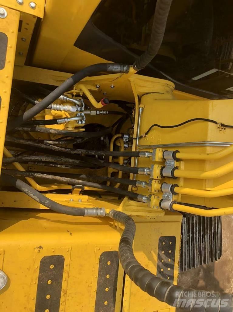 Komatsu PC200-8 Koparki gąsienicowe