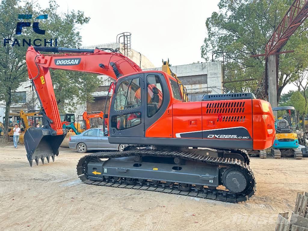 Doosan DX 225 LC Koparki gąsienicowe