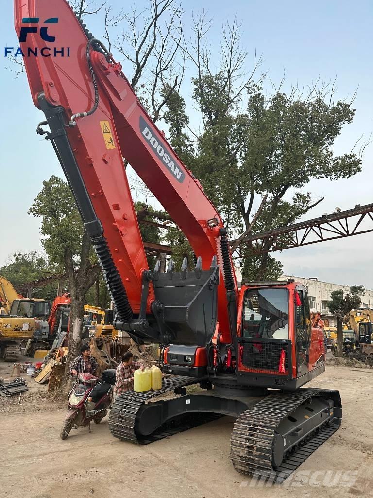 Doosan DX 225 LC Koparki gąsienicowe