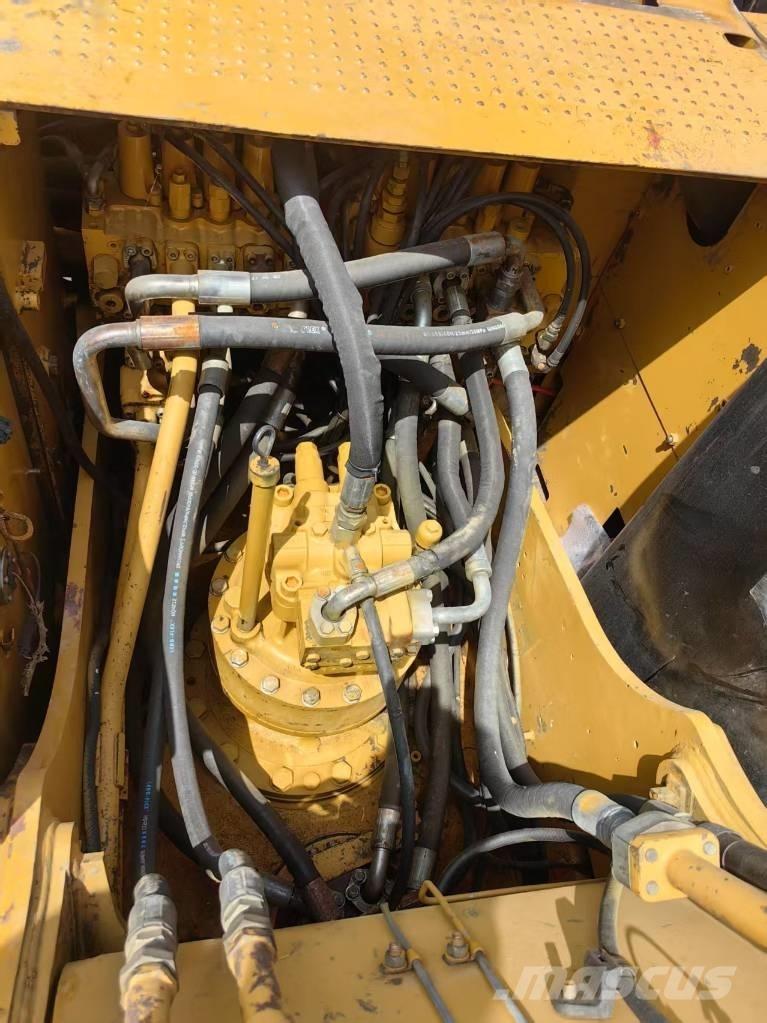 CAT 323 D Koparki gąsienicowe