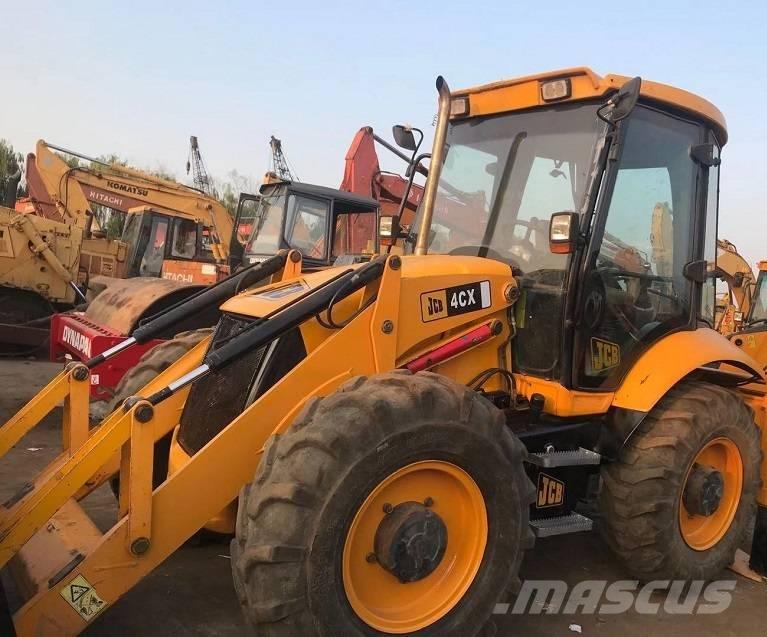JCB 4CX Koparko-ładowarki
