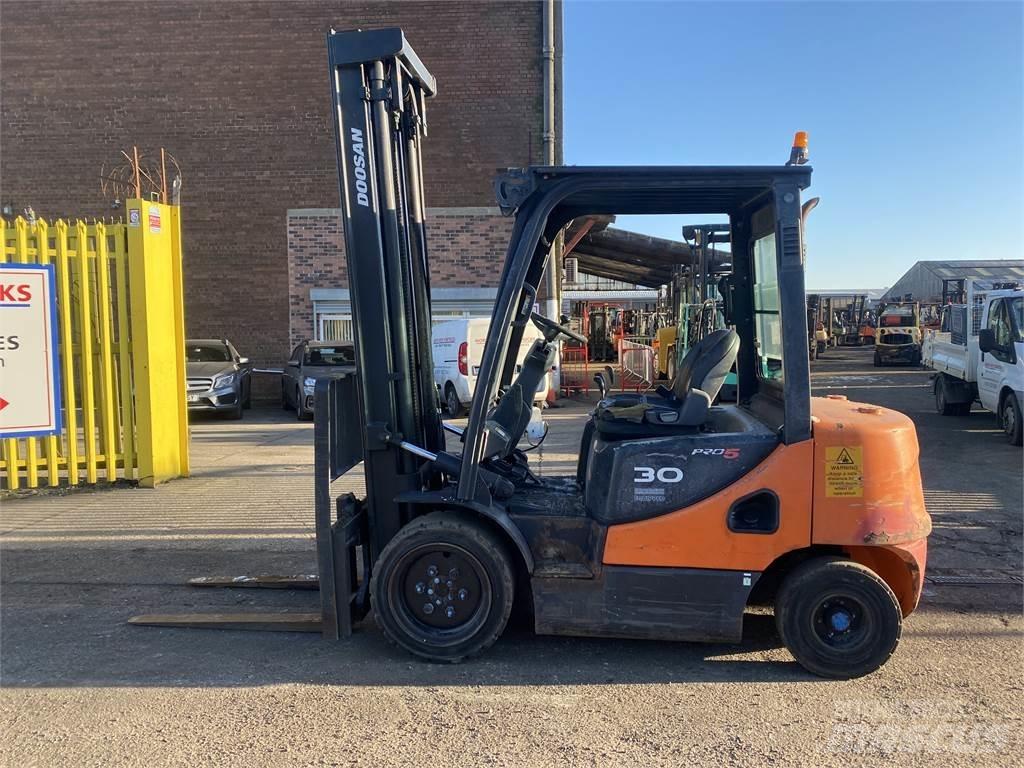 Doosan D30S-5 Wózki Diesla