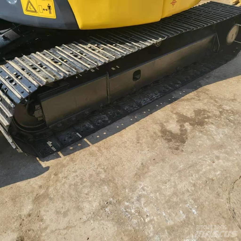 Komatsu PC50 Koparki gąsienicowe