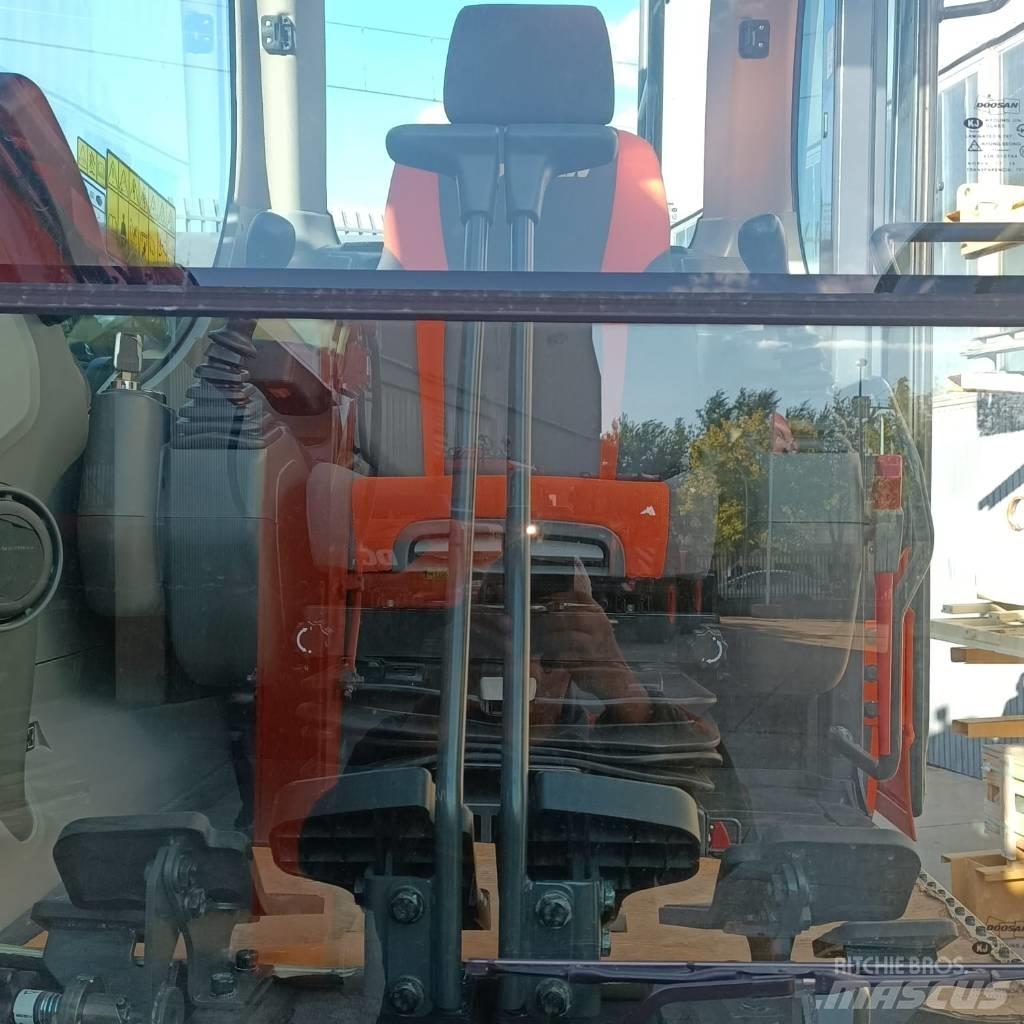 Doosan DX235NLC-5 Koparki gąsienicowe