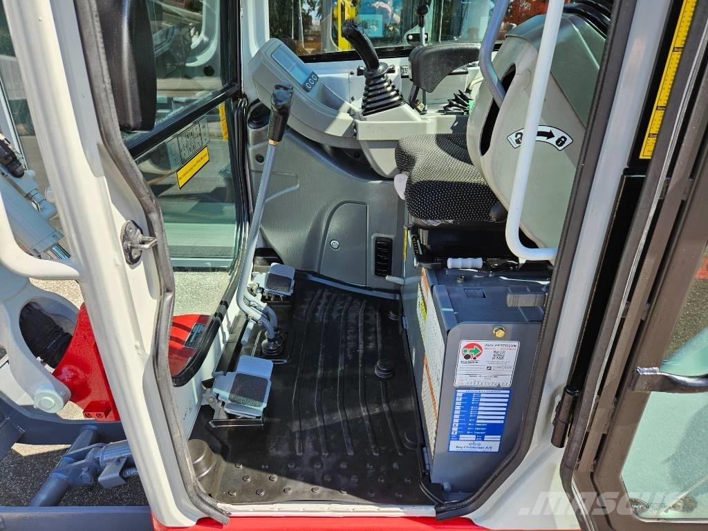 Takeuchi TB 216 Minikoparki