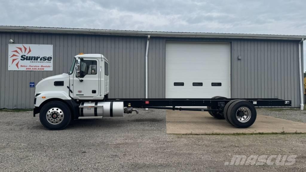  2025 Mack MD 6 Pojazdy pod zabudowę