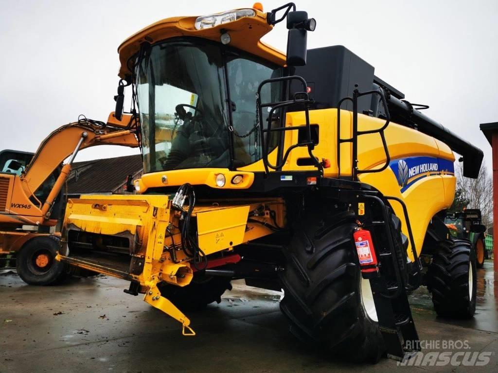 New Holland CX8070 Kombajny zbożowe