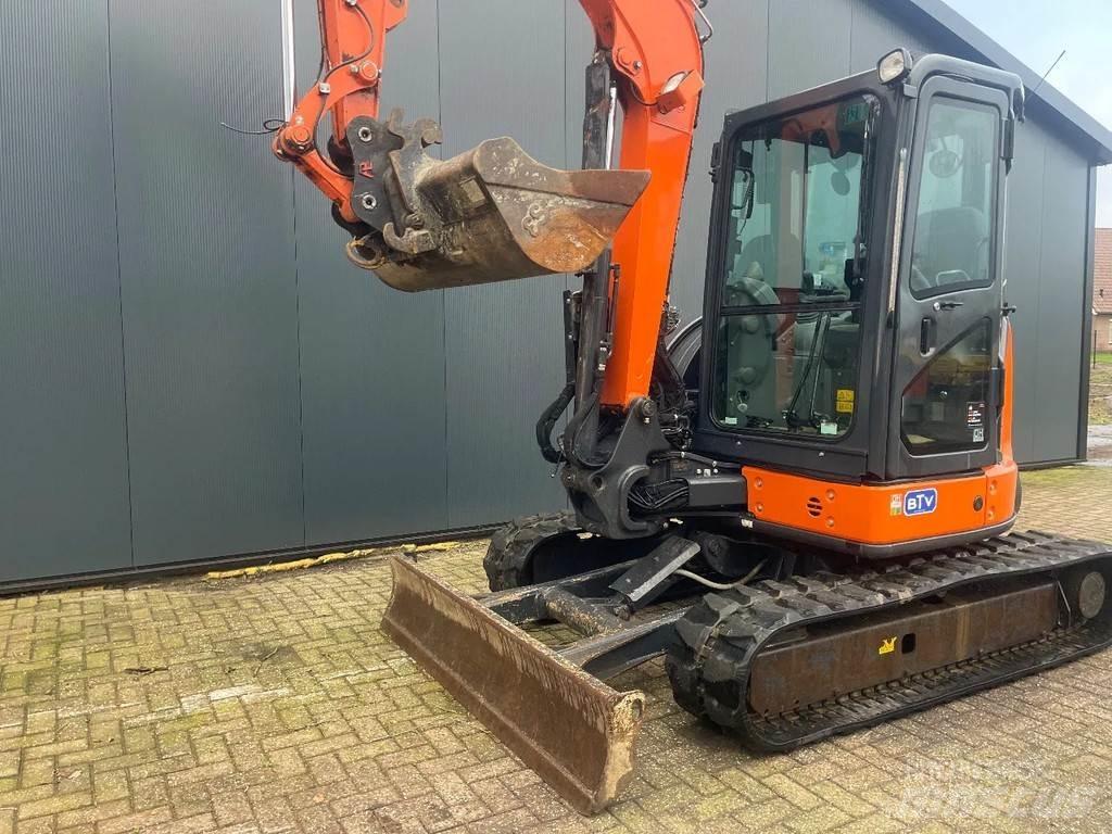 Hitachi U55-5a Minikoparki