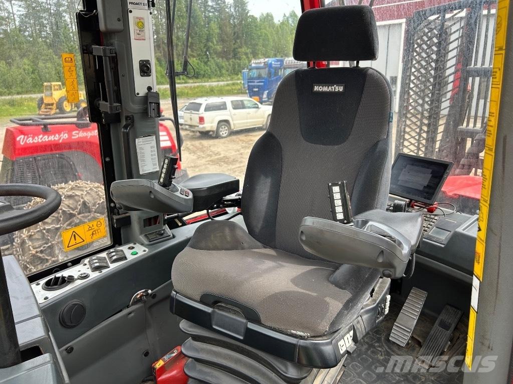 Komatsu 895 Forwardery