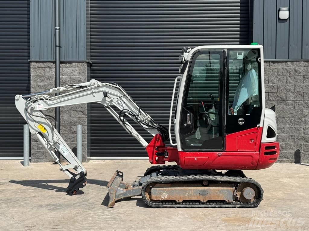 Takeuchi TB 230 Minikoparki