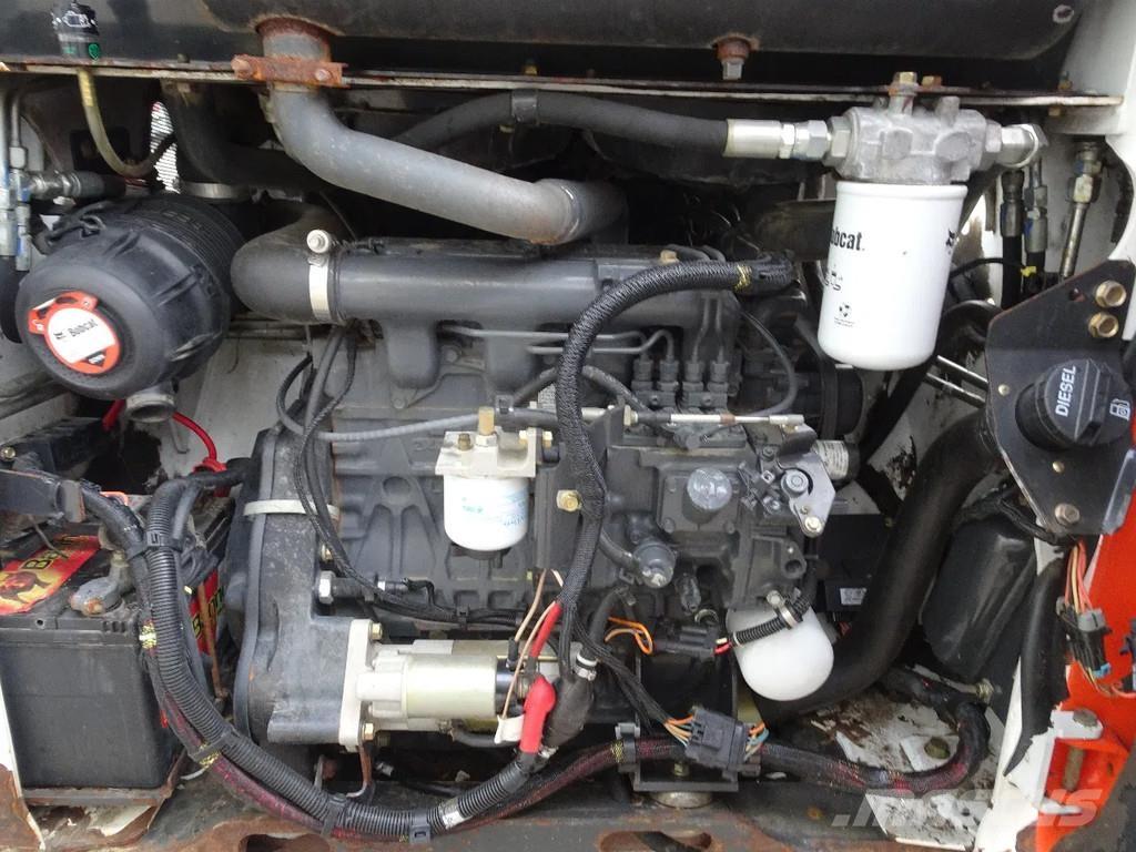 Bobcat T110 Ładowarki burtowe