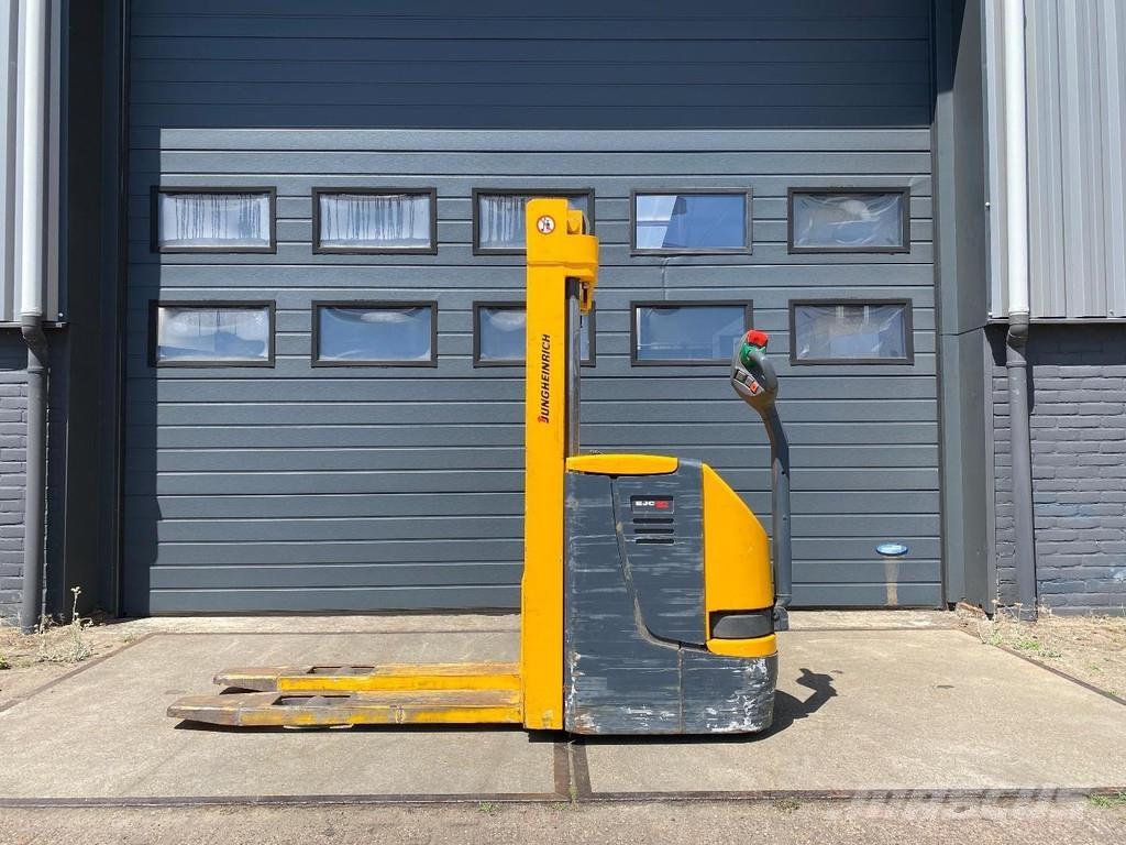 Jungheinrich EJC12 Wózki widłowe unoszące z dyszlem