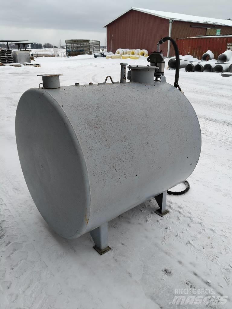  Farmarisäiliö 1300 L Maszyny rolnicze - Inne