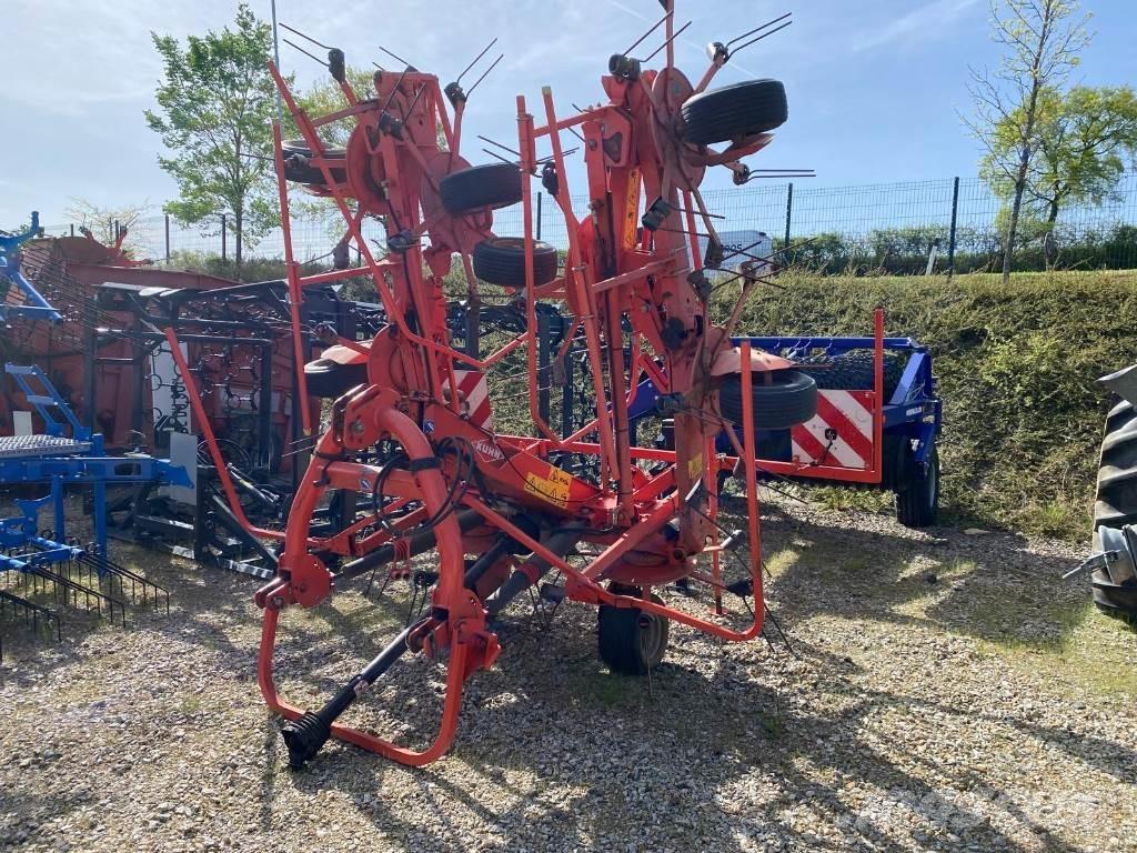 Kuhn GF8702 Zgrabiarki i przetrząsacze