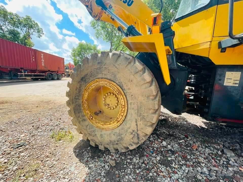 Komatsu WA320 Ładowarki kołowe