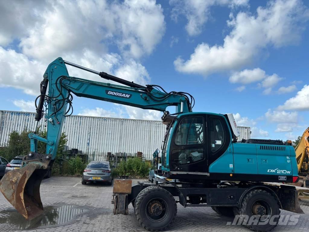 Doosan DX 210 W Koparki kołowe