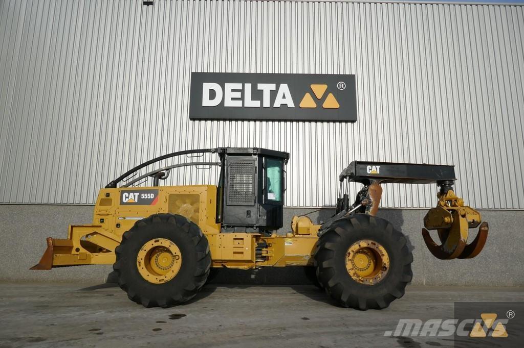 CAT 555D Skidery