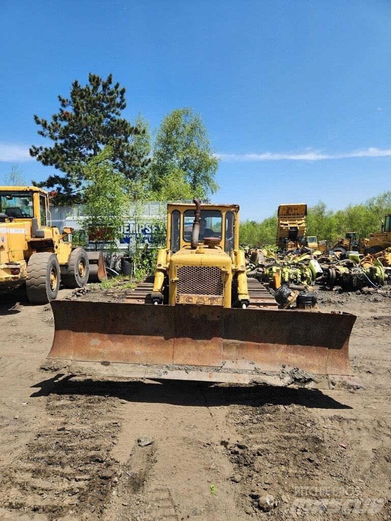 CAT D 6 Spycharki gąsienicowe