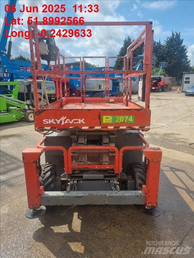 SkyJack SJ 6832 RT Podnośniki nożycowe