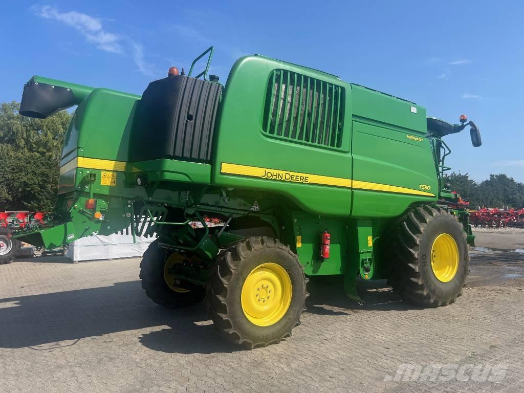 John Deere T 550 Kombajny zbożowe