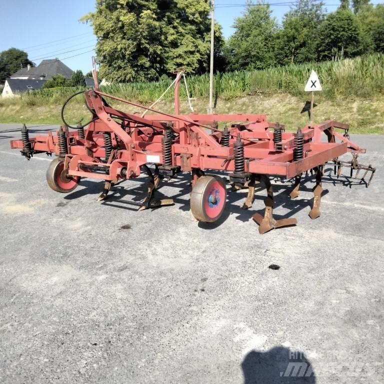 Quivogne CH13V Kultywatory