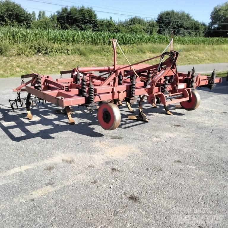 Quivogne CH13V Kultywatory