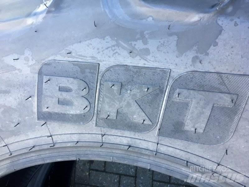 BKT 520/70 R 38 Opony, koła i felgi