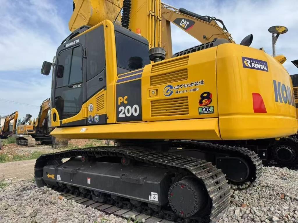 Komatsu 200-8 Koparki gąsienicowe