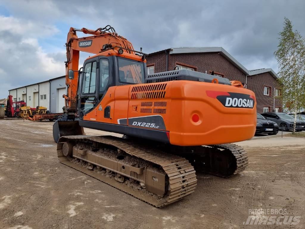 Doosan DX 225 LC-3 Koparki gąsienicowe