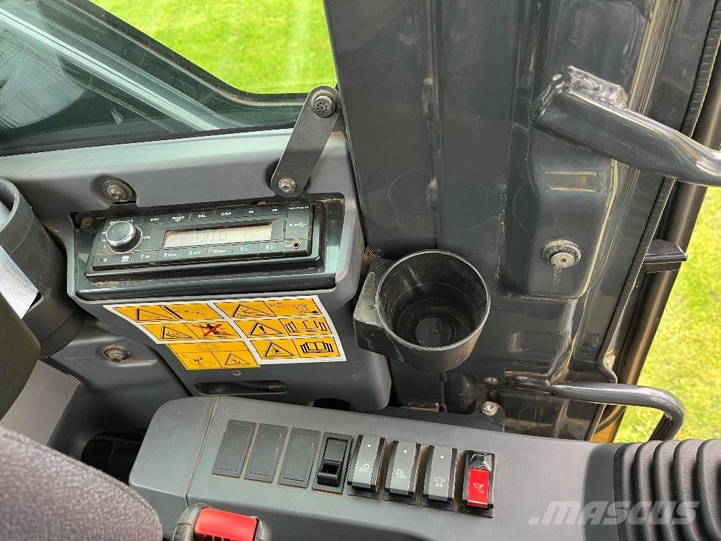 Komatsu PW 118 Koparki kołowe