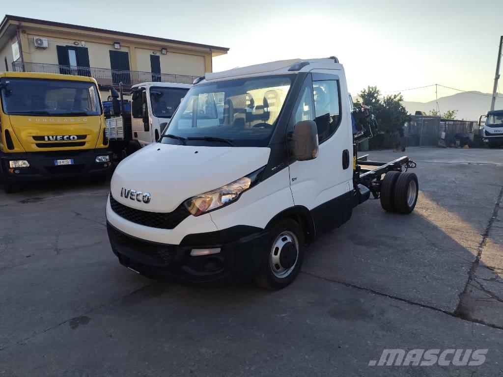 Iveco Daily 35-150 Żurawie samochodowe