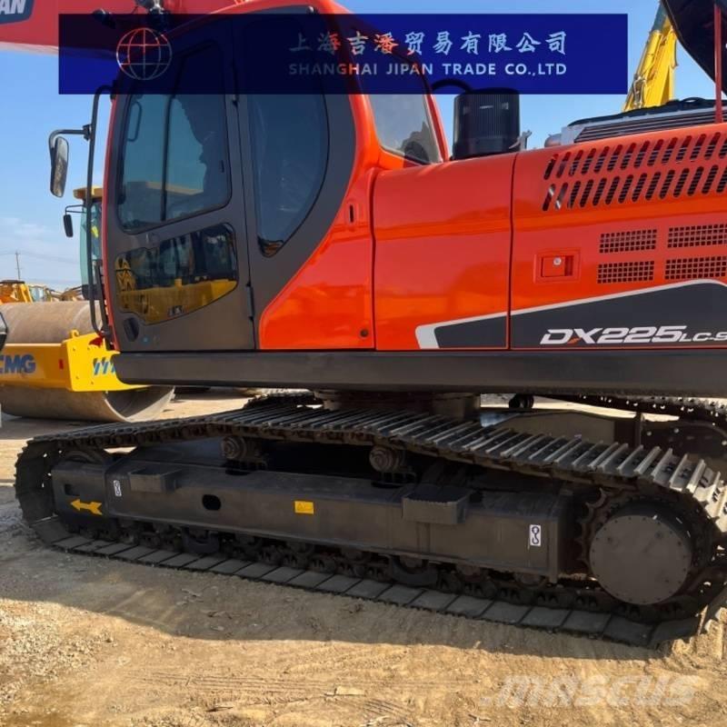 Doosan DX 225 Koparki gąsienicowe