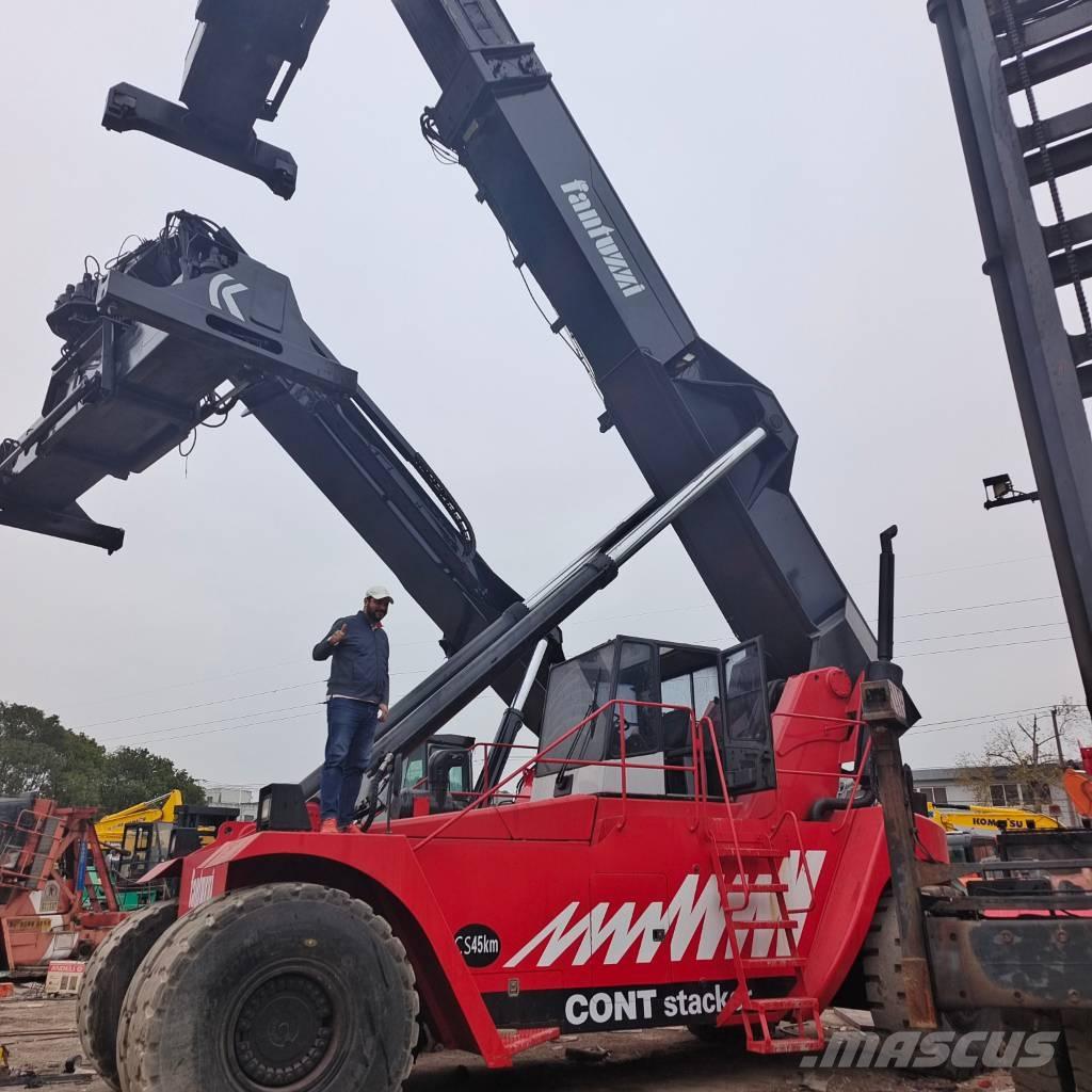 Fantuzzi CS 45 KM Wózki typu Reachstacker