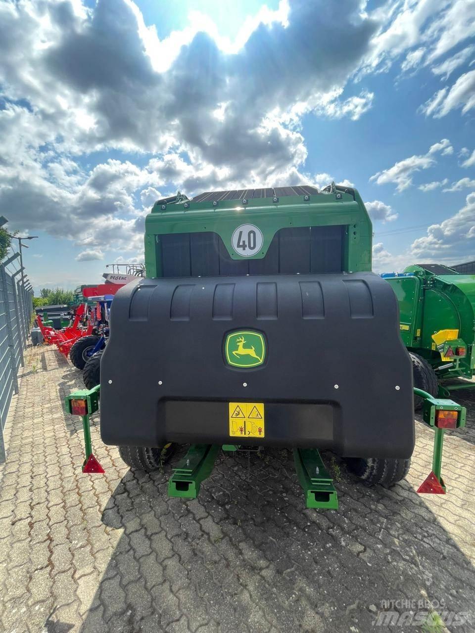 John Deere V451G Prasy zwijające