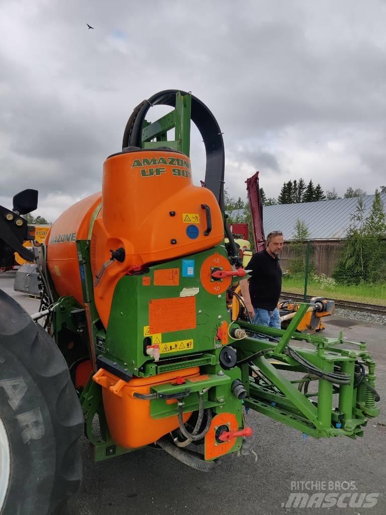 Amazone UG901 Zamontowane opryskiwacze