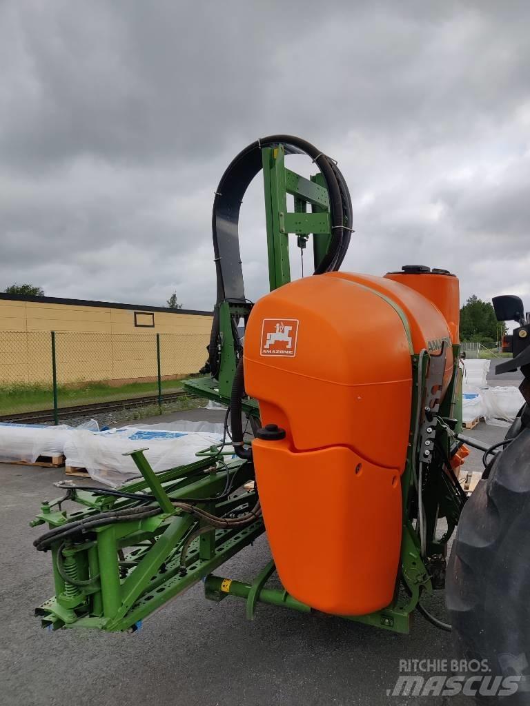 Amazone UG901 Zamontowane opryskiwacze