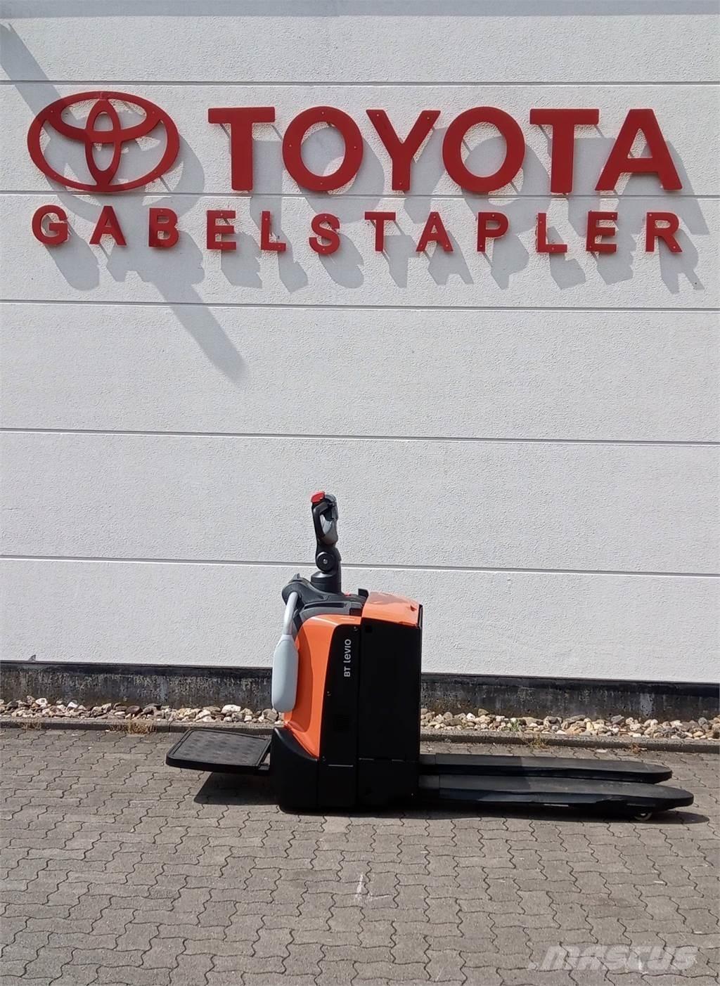Toyota LPE 220 Wózki widłowe unoszące z dyszlem
